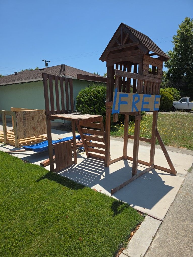Free Playground  For Kids