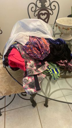 LOTS OF LICRA OR EXERCISES PANTS SHIRTS GOOD BRAND VERY CLEAN GOOD CONDITION ONE DOLLAR EACH OTHER EXCELLENT CONDITION