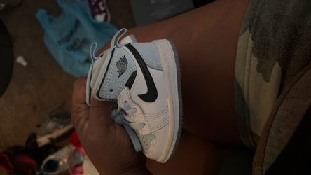 Toddler shoes size 3c