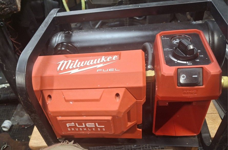 Milwaukee 2 Gallon Air Compressor 