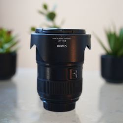 Canon EF 24-70mm f/2.8L II USM Standard Zoom Lens Black