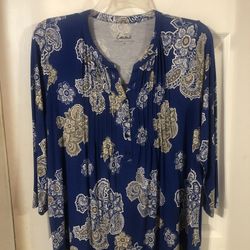 Women’s Size 1X  Tunic length Top, 3/4 Length Sleeves .  Brand Simply Emma.  Preowned excellent condition only wore Once 