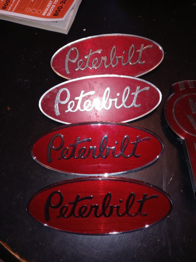 4 Kenworth And 4 Peterbuilt Emblems 