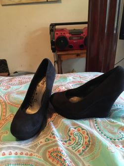 Black fashion wedge shoes size 9 1/2