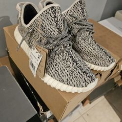 Yeezy Turtle Dove (2022)