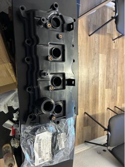 New Nissan Altima Valve Cover & Gasket
