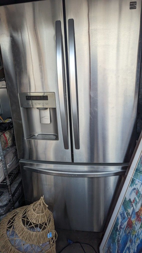 KITCHENAID, LG, AND KENMORE REFRIGERATORS NOT WIRKING for Sale in West
