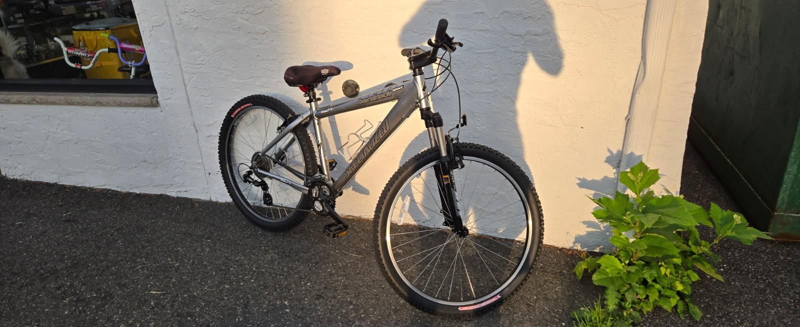 Specialized Hardrock Mountain Bike 26 Inch Medium Size