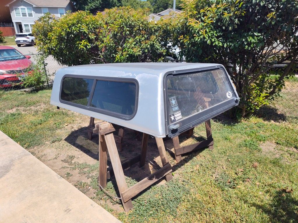 Camper Shell Came Off A 2003 Dodge Dakota A 6ft. Bed All Silver. With Lock Keys.