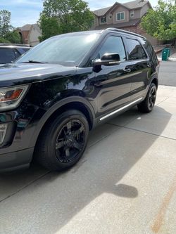 2017 Ford Explorer XLT w Upgrades