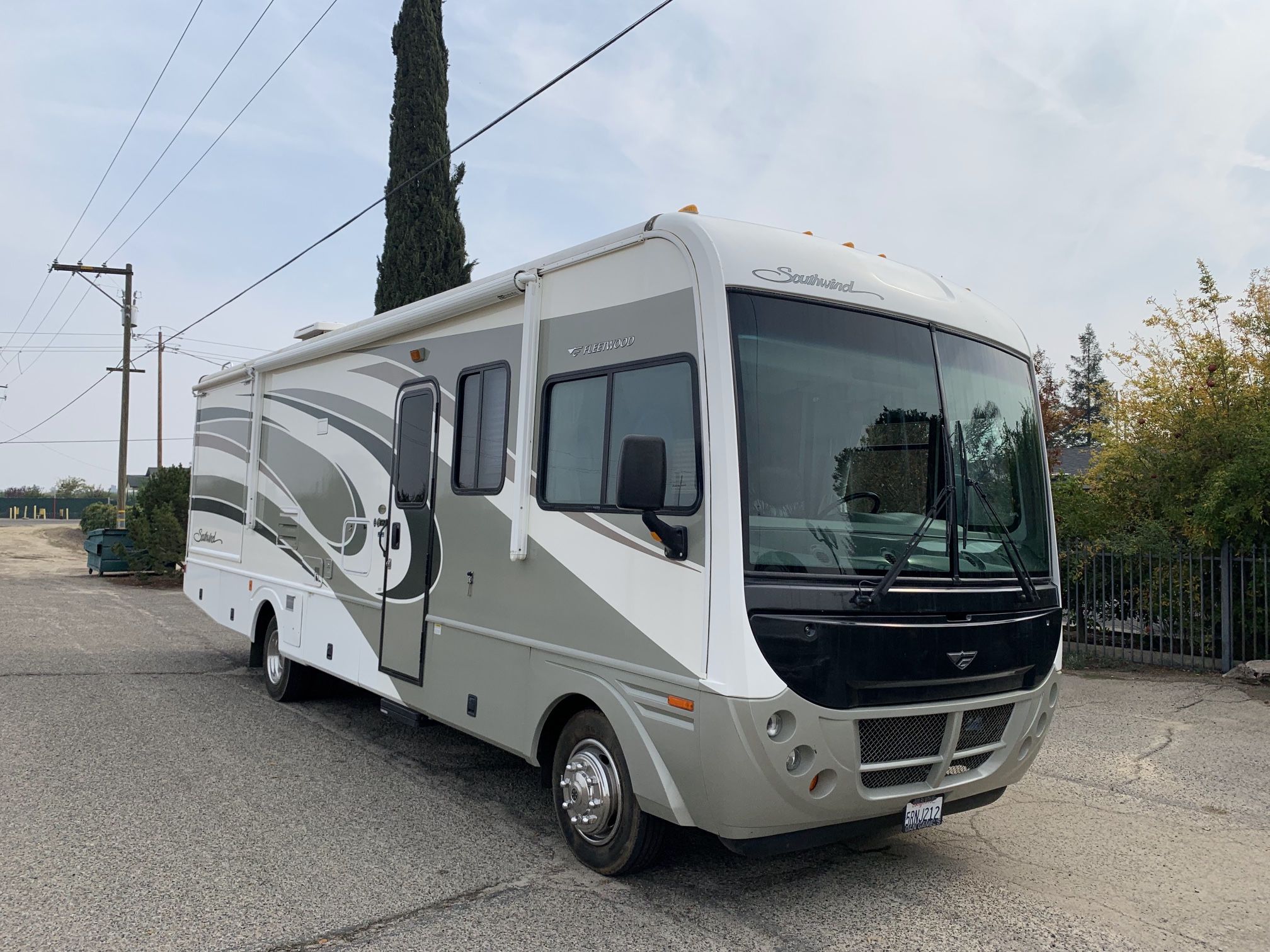 2005 Fleetwood Southwind 32V Class A Gas Motorhome