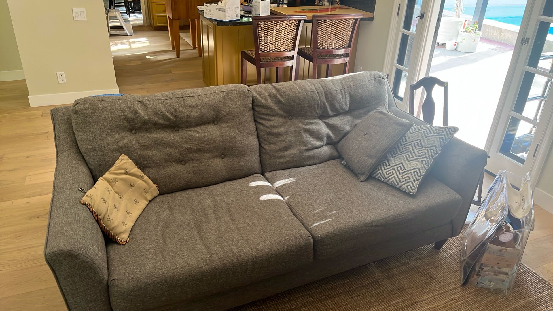 Free Sofa