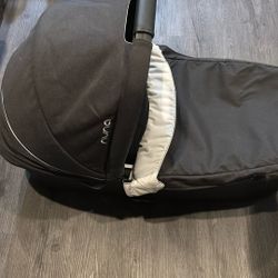 Nuna Bassinet 