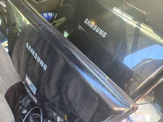 Samsung 27in monitors - 2 monitors