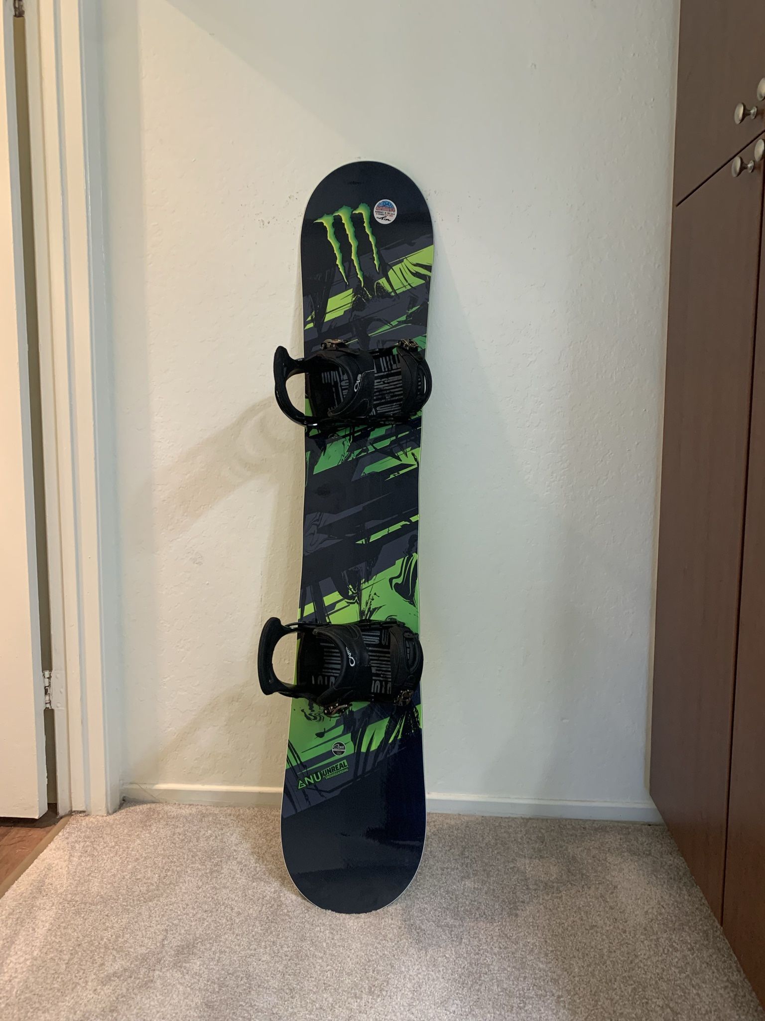Brand New Gnu Monster Energy Edition Snowboard Size 156