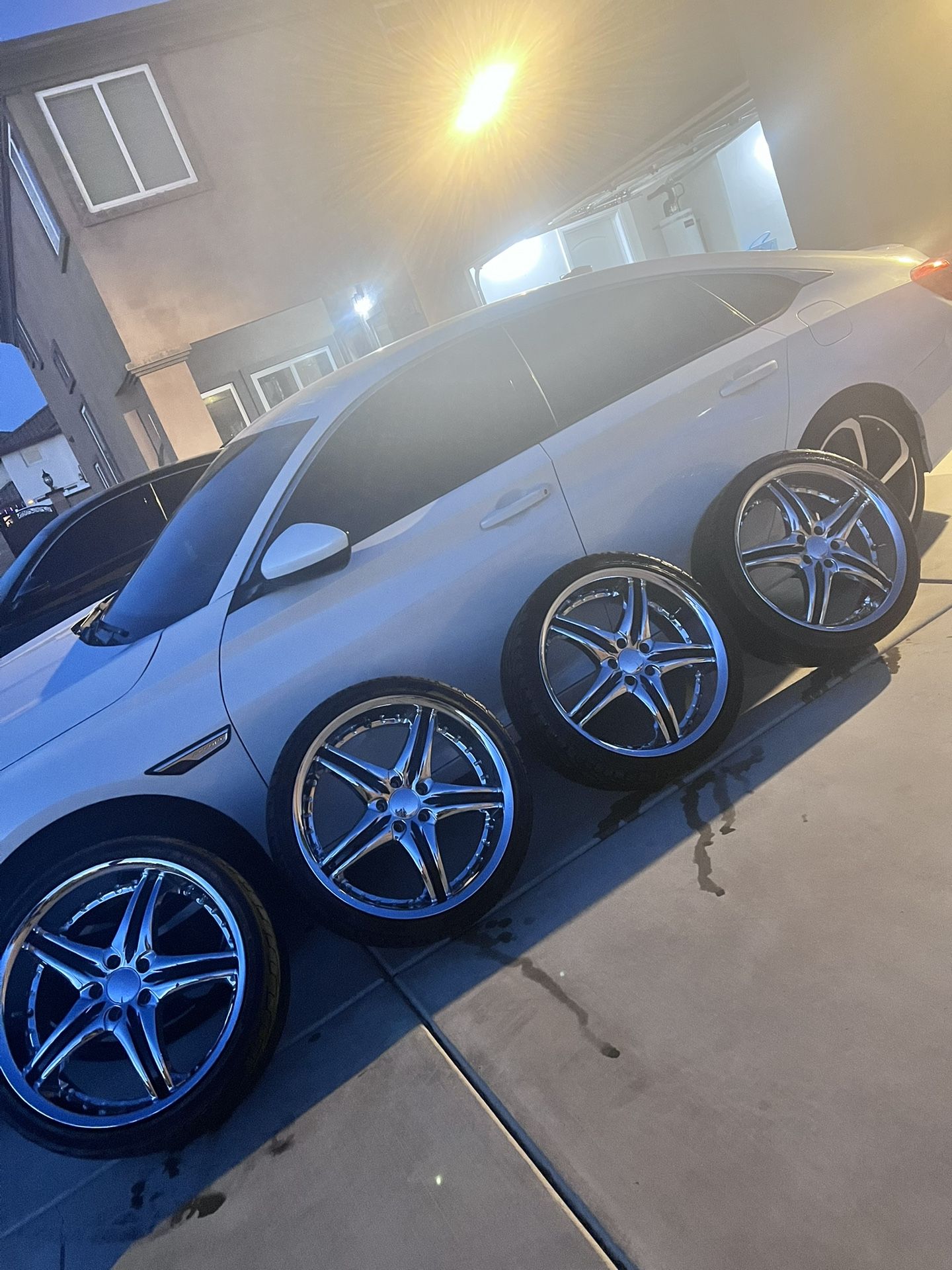 20 Inch Rims Chrome With Black Trim Like New