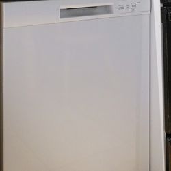 White Dishwasher Hot point 