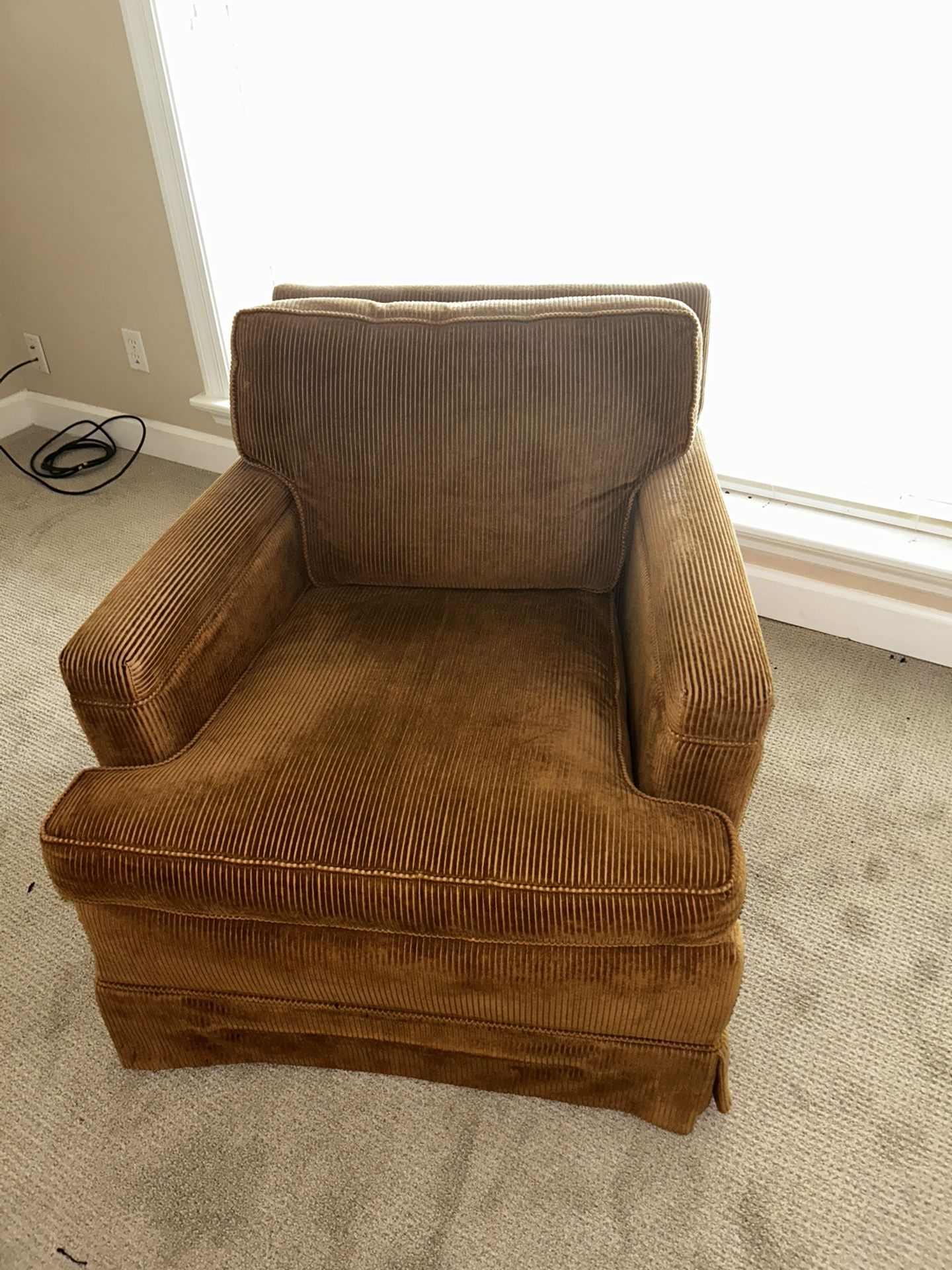 2 Matching Chairs