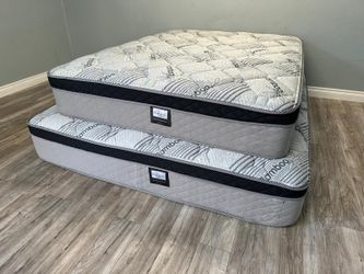 Queen Bamboo Plush Comfort Europillow Top 12inch Matres!!