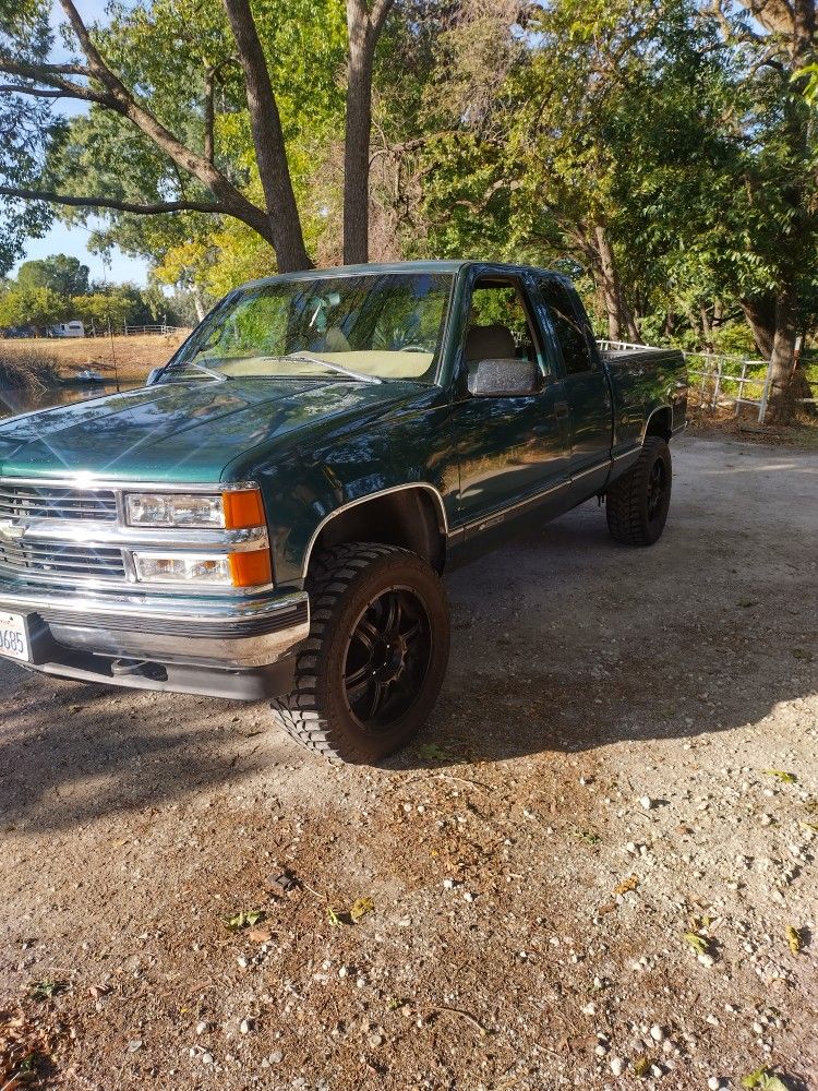 Chevy Silverado 4x4 1998 With 173000 Miles