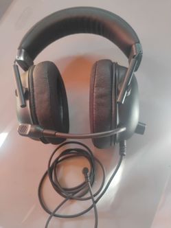 Razer BlackShark V2 Gaming Headset — Excellent Condition