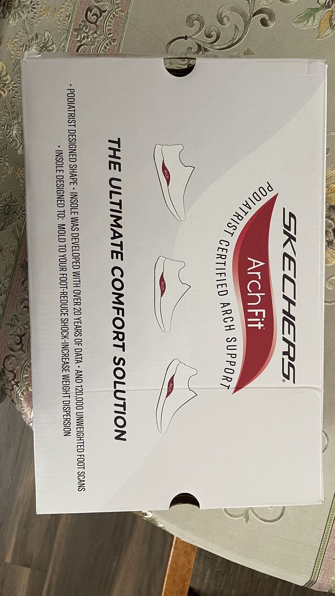 Skechers Arch Fit sneakers size 10 woman