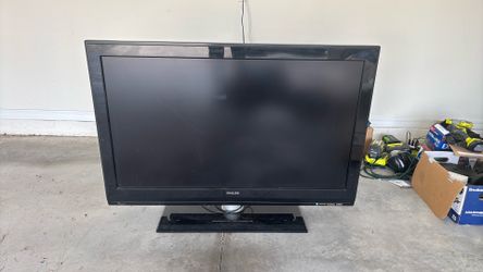 65 in Philips tv good condition