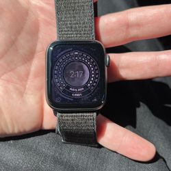 Apple Watch SE 44mm