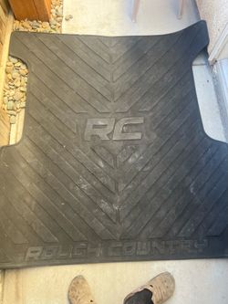 Truck bed mat