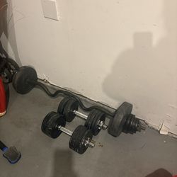 Adjustable dumbbell