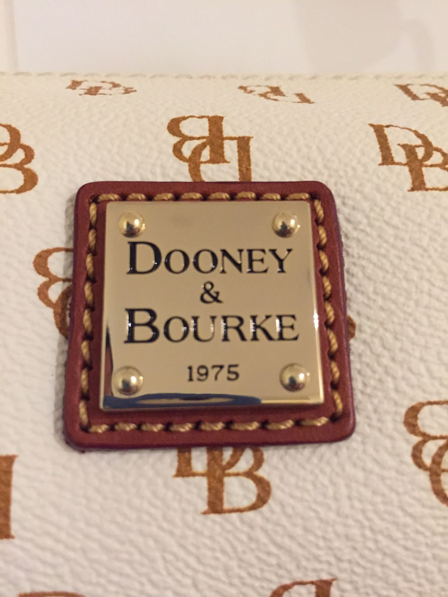 Brand New Dooney & Bourke white barrel purse $80