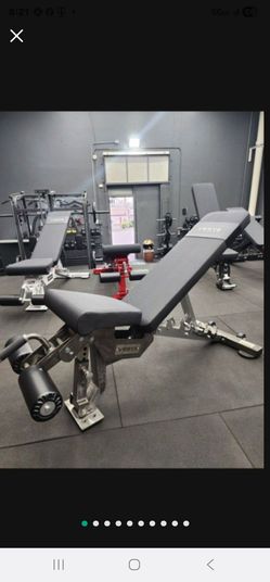 🔻 HEAVY DUTY COMMERCIAL GRADE SUPER SOLID  ADJUSTABLE BENCH THAT CAN INCLINE, DECLINE, FLAT AND MILITARY PRESS WITH WHEELS AND LEG PADS ( BRAND NEW )