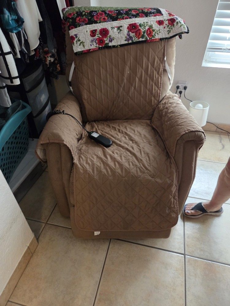 Recliner Lift Chair With Remote Control