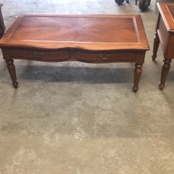 Almost New Very good condition set of three wooden tables