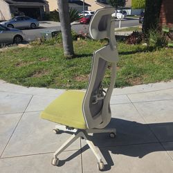 Office Chair A+! Nice COMFY COOL