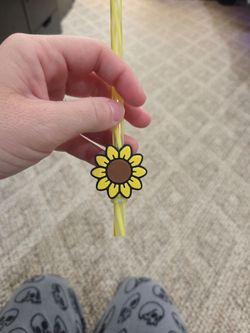 Straw topper