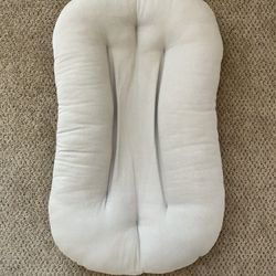 Snuggle Me Infant Lounger 