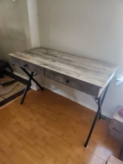 Computer desk (Moving sale)