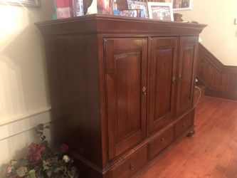 Ethan Allen TV Cabinet