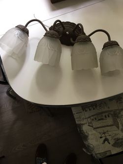 Wall mounted light fixture