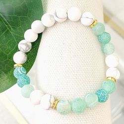 Howlite And Aquamarine Bracelet (Emotion)