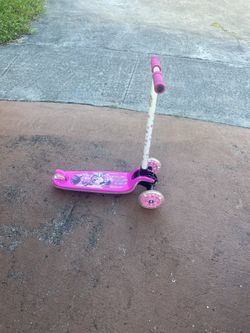 Huffy Disney Minnie Mouse 3-Wheel Toddler Scooter