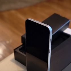 Vivo x300 pro unlocked for Verizon AT&T T-Mobile white color 1TB