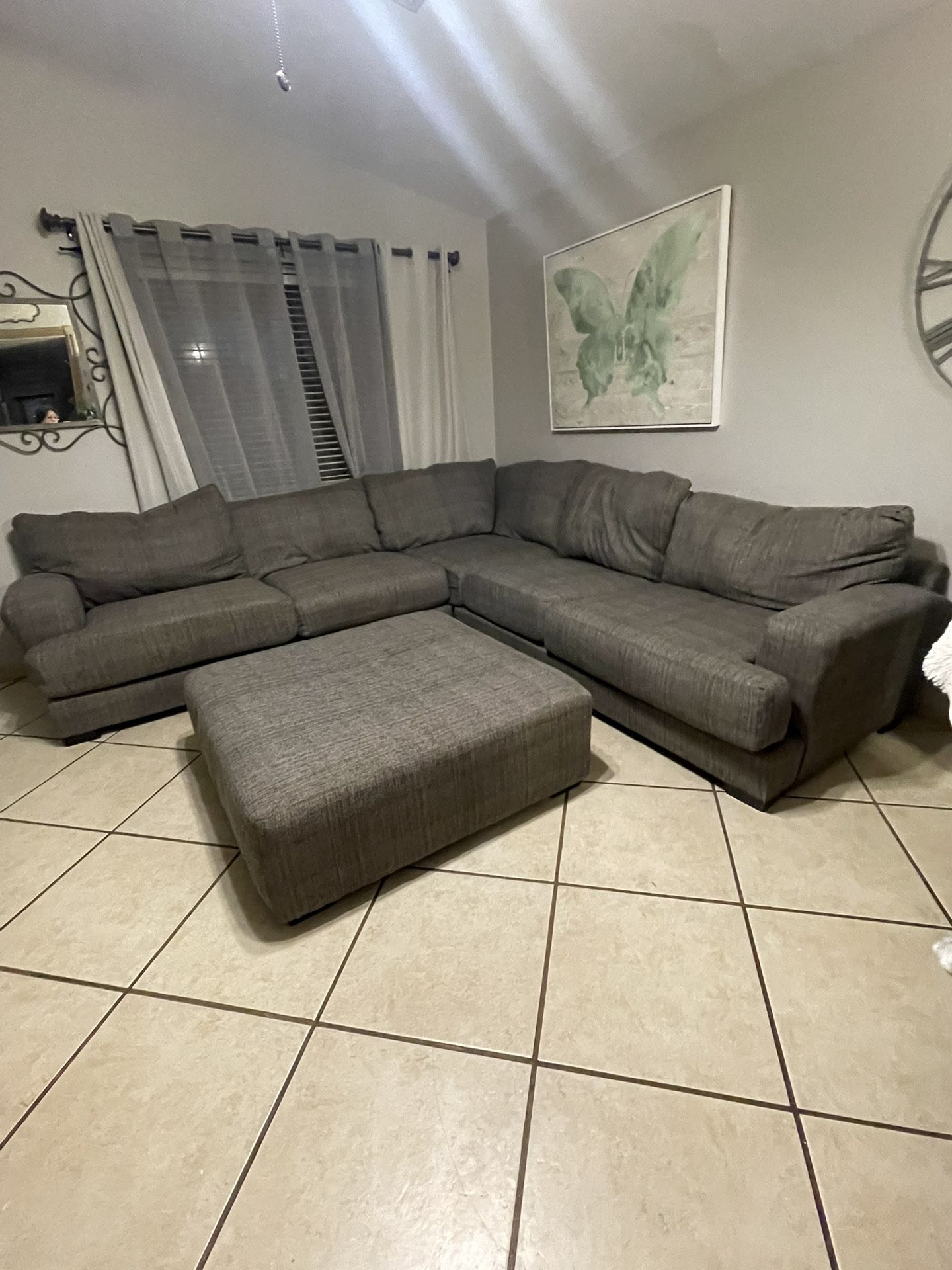 Sectional Couch Gray Color With Big Ottoman