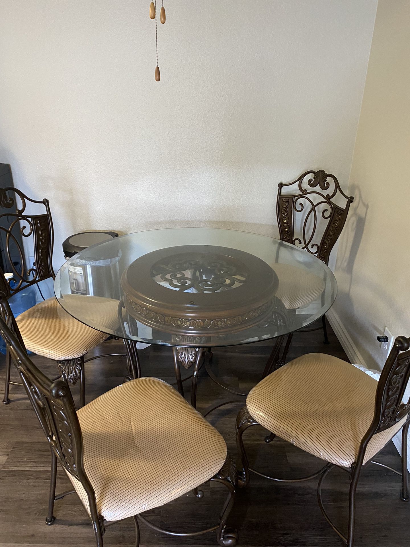 Dining Or Kitchen Table With 4 Chairs 