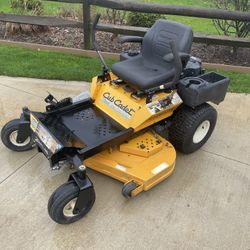 Zero Turn Mower Commercial Cub Cadet 
