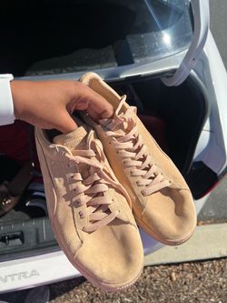 Suede Puma Sneakers - Size 9.5