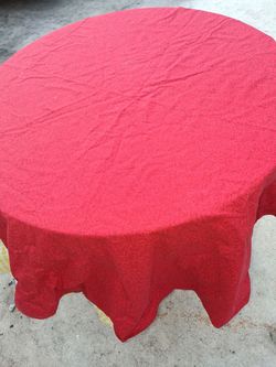 Red Round Tablecloth with Floral Jacquard Pattern