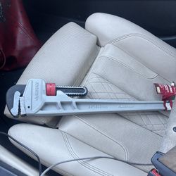 Husky 24 In Aluminum Pipe Wrench