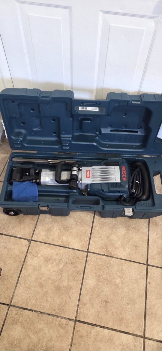 Bosch 120 Vt Jack Hammer New